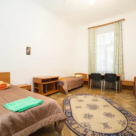 Kopernik Hostel *